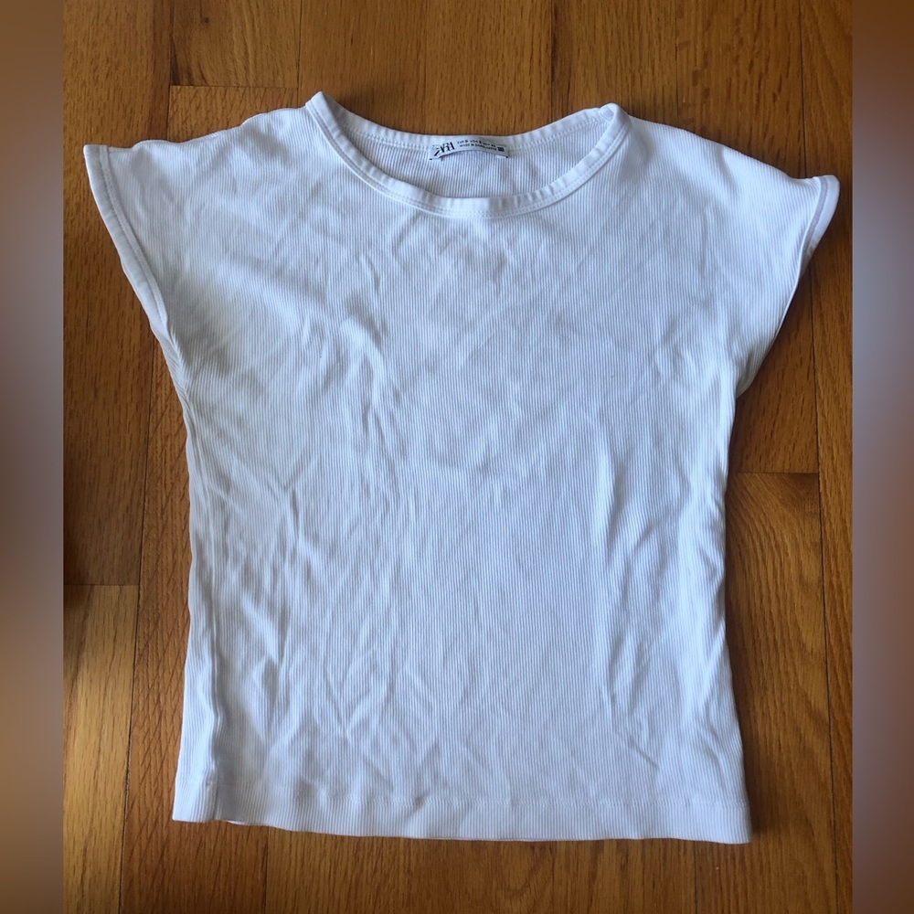 (4) Zara ribbed short sleeve t shirts - Picture 4 of 6